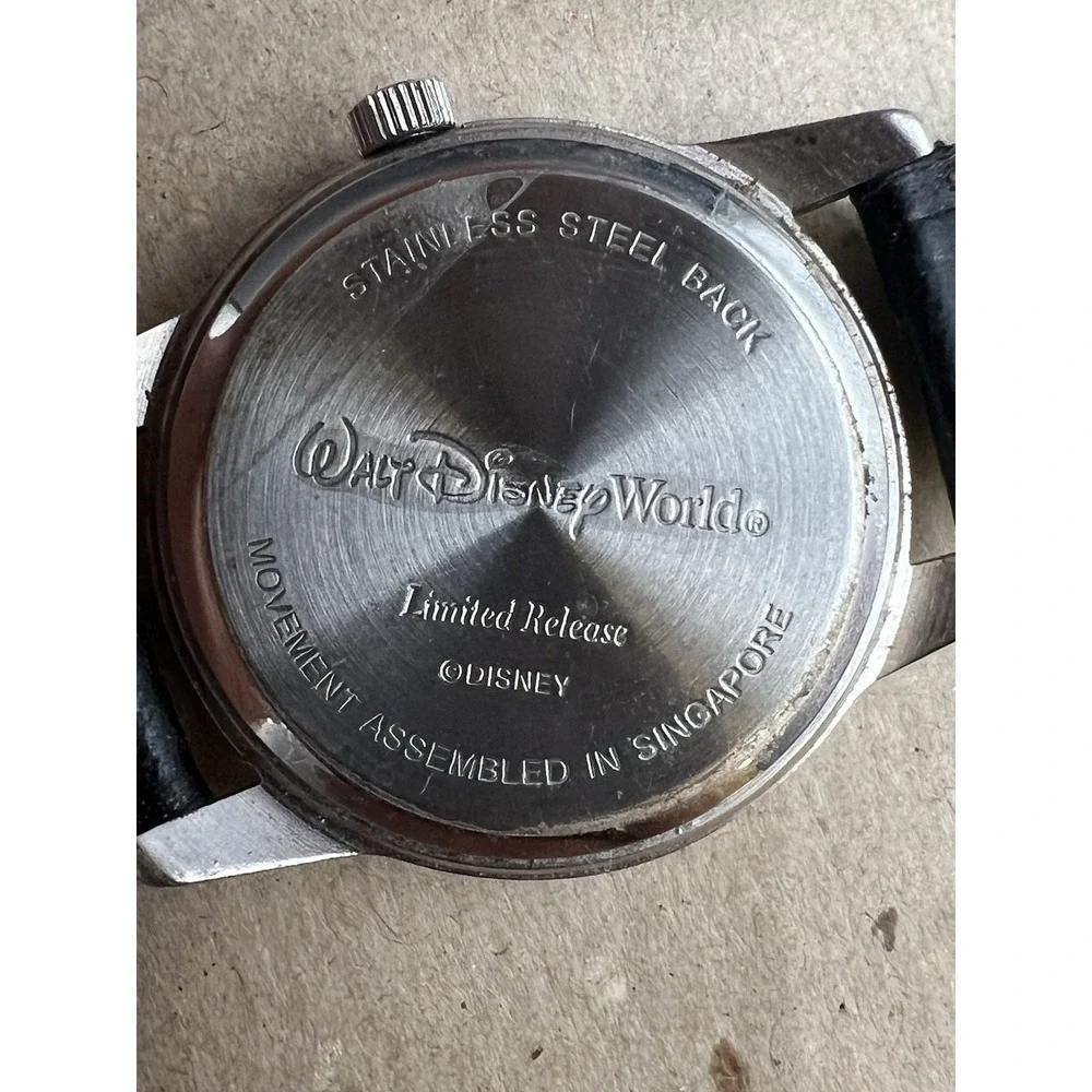 Walt Disney World LIMITED RELEASE Mickey Mouse‎ Watch Black Leather Strap Rare